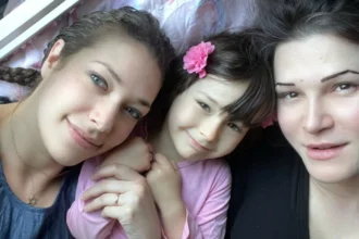 Miki Habryn with her wife Eden and daughter Steffi