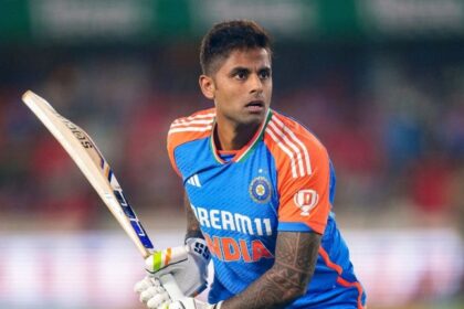 एशिया कप 2025 में भारत-पाकिस्तान भिड़ंत के बाद PCB ने सूर्यकुमार यादव पर ICC में शिकायत दर्ज की। जानिए पूरा विवाद।