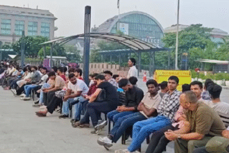 iPhone 17 लॉन्च पर मुंबई में झड़प