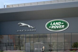 Jaguar Land Rover साइबर अटैक: बीमा न होने से भारी नुकसान
