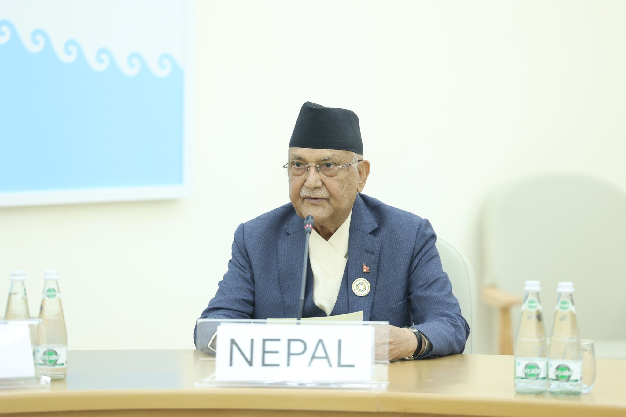 नेपाल में सोशल मीडिया बैन से हिंसा, पीएम ओली का इस्तीफा