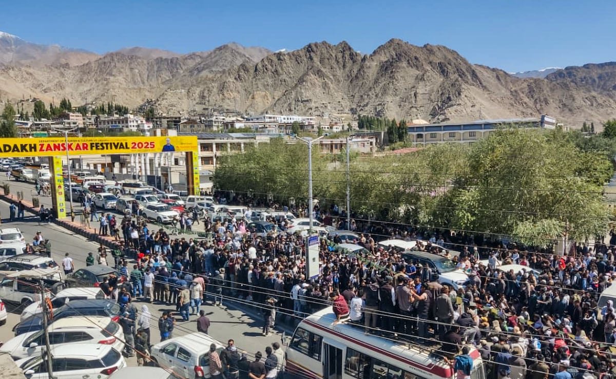 लद्दाख हिंसा: राज्य का दर्जा और छठवीं अनुसूची पर बवाल