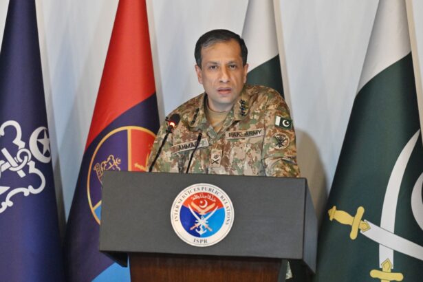 पाकिस्तान ने चीनी हथियारों की तारीफ की, भारत पर झूठे दावे