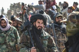 अफगान सेना ने कंधार-चमन सीमा पर पाकिस्तान की चौकियां नष्ट कर ‘फ्रेंडशिप गेट’ उड़ाई, छह पाक सैनिकों की मौत, तनाव चरम पर।