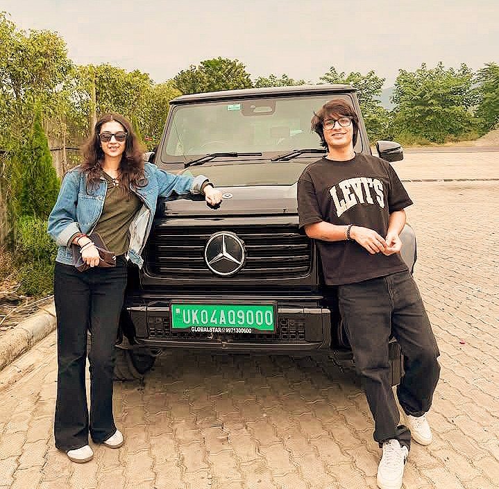 Sourav Joshi ने दिखाया Avantika Bhatt का चेहरा