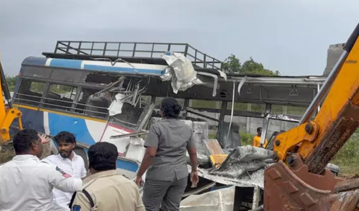 telangana-bus-truck-accident-20-dead