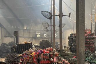 कोलकाता गोदाम अग्निकांड: 16 मौतें,