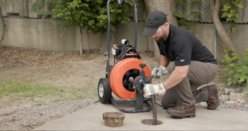 AI डेटा सेंटर बूम के बीच कारीगरों की कमी, BlackRock का $100M निवेश