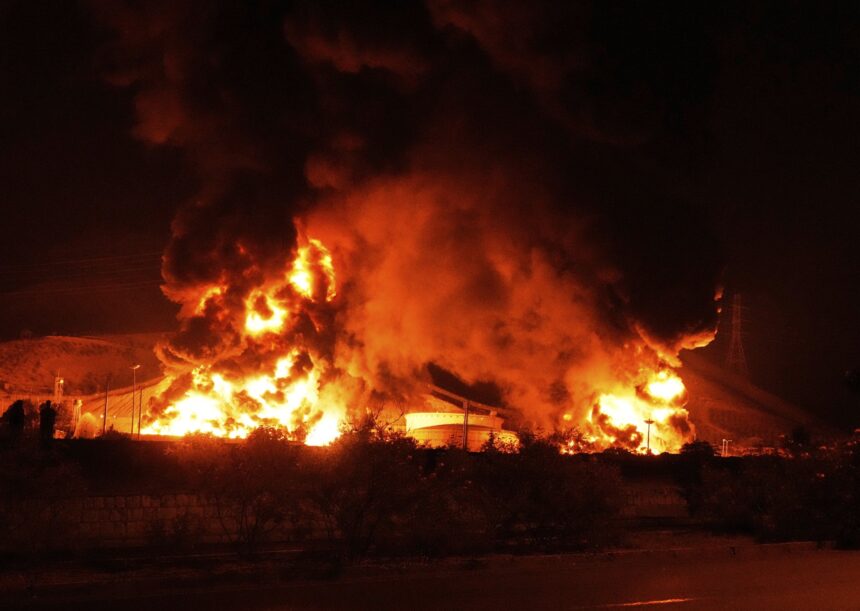 ईरान युद्ध से तेल 110 डॉलर पार, बाजार में गिरावट